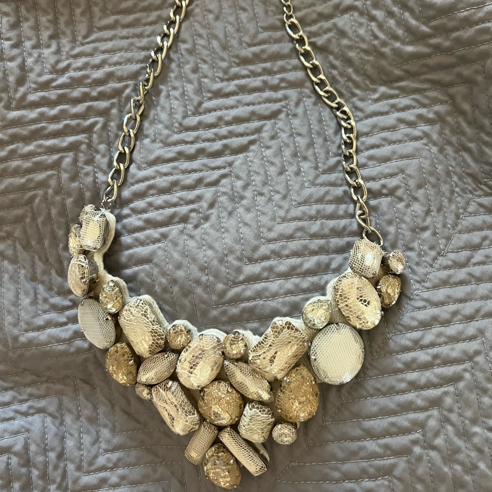 Like New Statement Necklace - image 2
